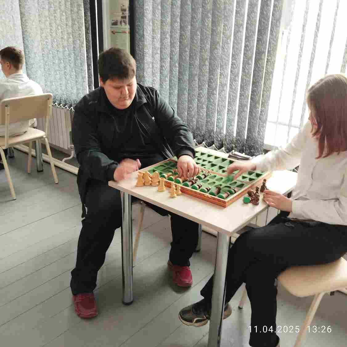 Оборудованная зона для шахмат.